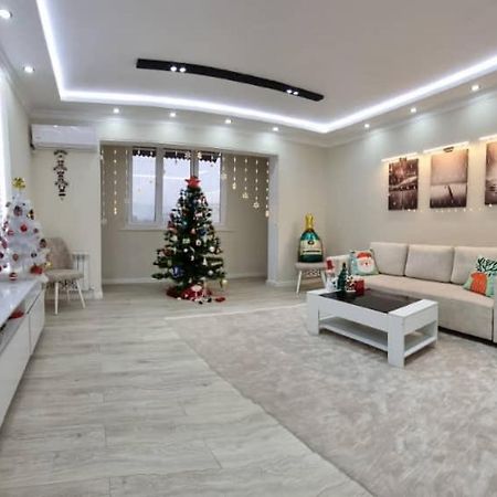 Charming And Modern Apartment At Heart Of Taschkent Exterior foto